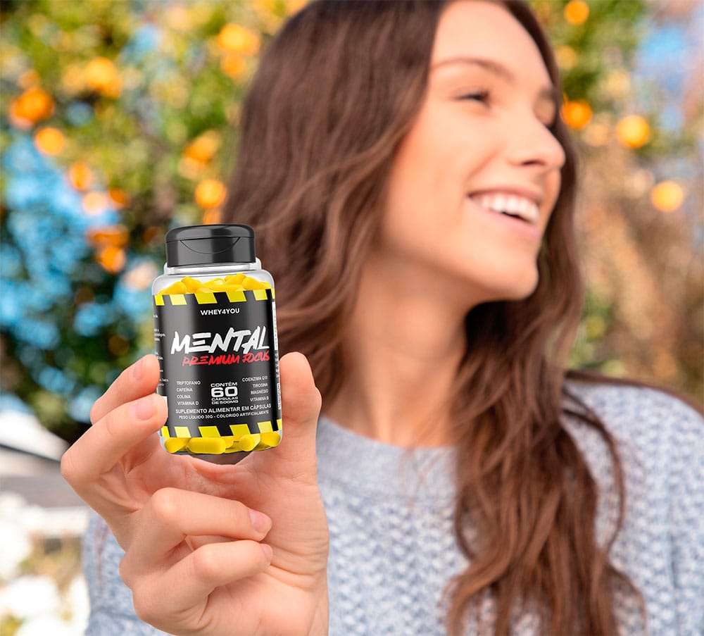 Moça relaxada com Mental Premium Focus